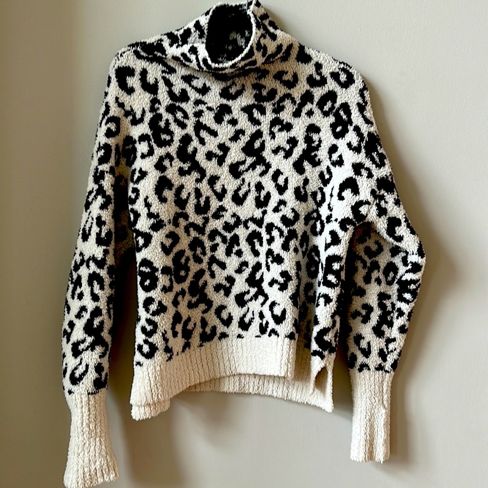 Ugg sweater. Size medium.